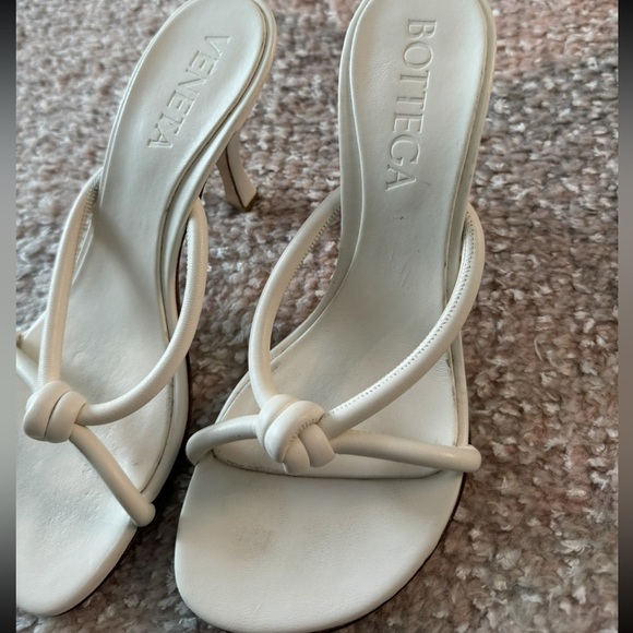 Bottega Veneta Blink White Sandals - Picture 2 of 4